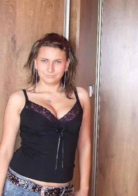 Полина з Новотроїцьке, шукаю на сайті дружбу