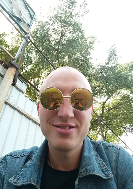 Я Ваня, 28 років, знайомлюсь без зобов'язань у Карлівка