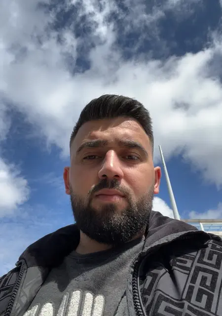 Motaz из Стокгольма, ищу на сайте дружбу