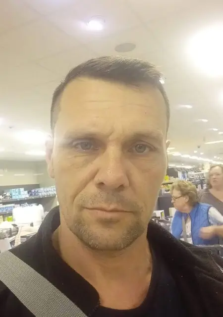 Roman из Брюсселя, мне 42, познакомлюсь на одну ночь