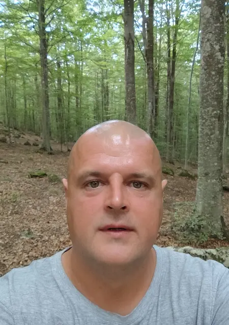 Владимир из Ливорно, ищу на сайте постоянные отношения