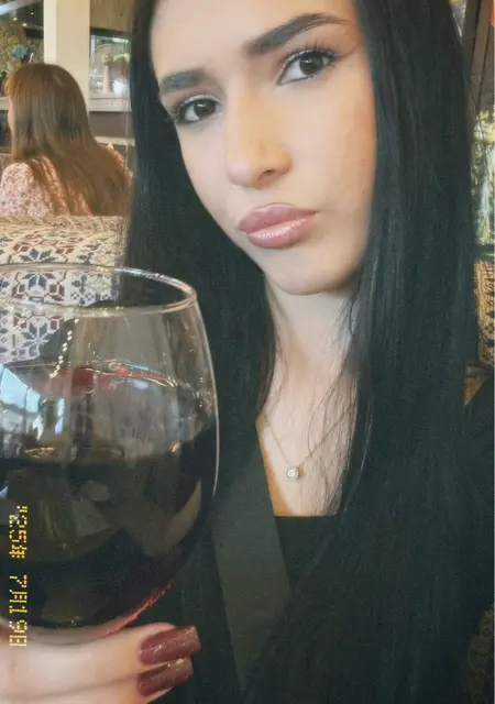 Я Kris, 21 років, знайомлюсь на одну ніч у Одеса