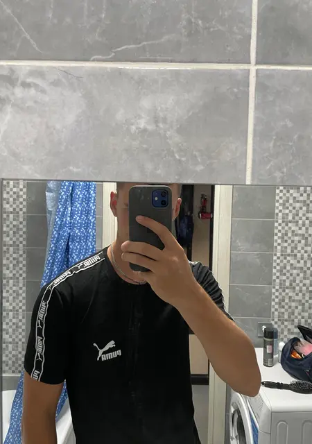 Я Егор, 23, из Донецка, ищу знакомство для постоянных отношений