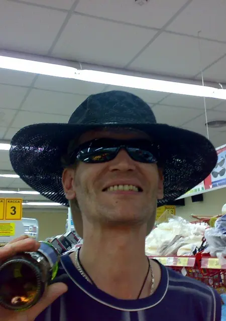 Я Eddi, 52, знакомлюсь на одну ночь в Шахтерске