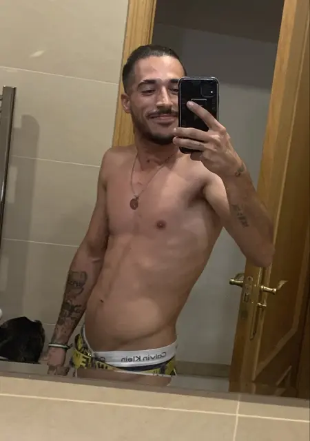 José из Парла, ищу на сайте знакомства на одну ночь