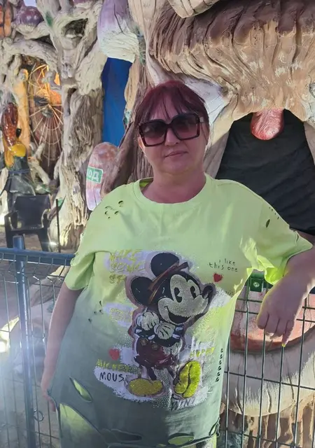 Я Инесса, 47, знакомлюсь для открытые отношения в Макеевке